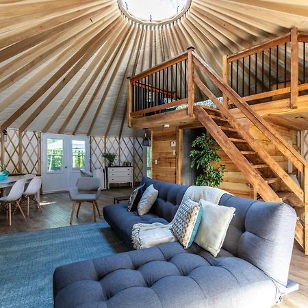 Yourtes Glamping Du Poisson Blanc Notre-Dame-du-Laus Zewnętrze zdjęcie