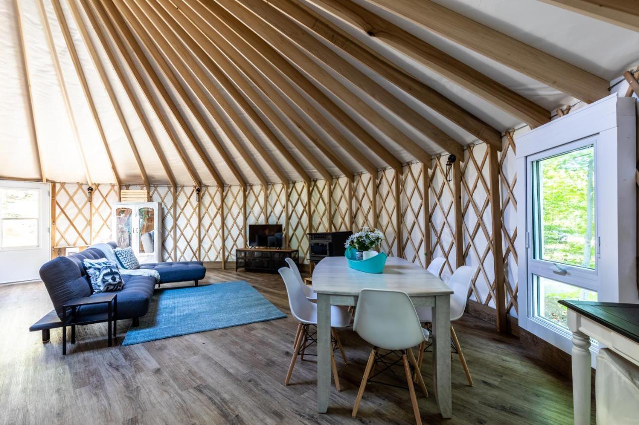 Yourtes Glamping Du Poisson Blanc Notre-Dame-du-Laus Zewnętrze zdjęcie