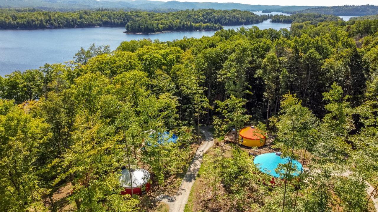 Yourtes Glamping Du Poisson Blanc Notre-Dame-du-Laus Zewnętrze zdjęcie