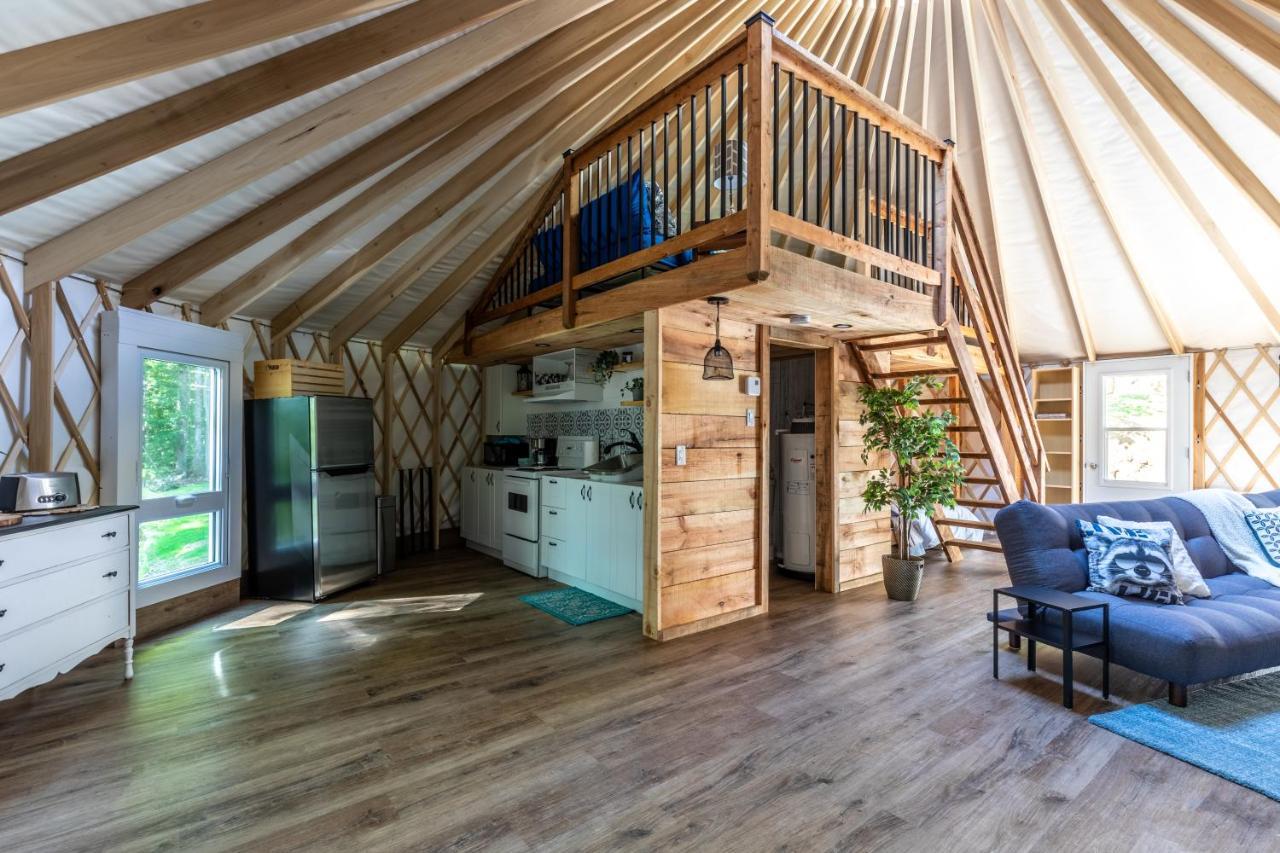 Yourtes Glamping Du Poisson Blanc Notre-Dame-du-Laus Zewnętrze zdjęcie