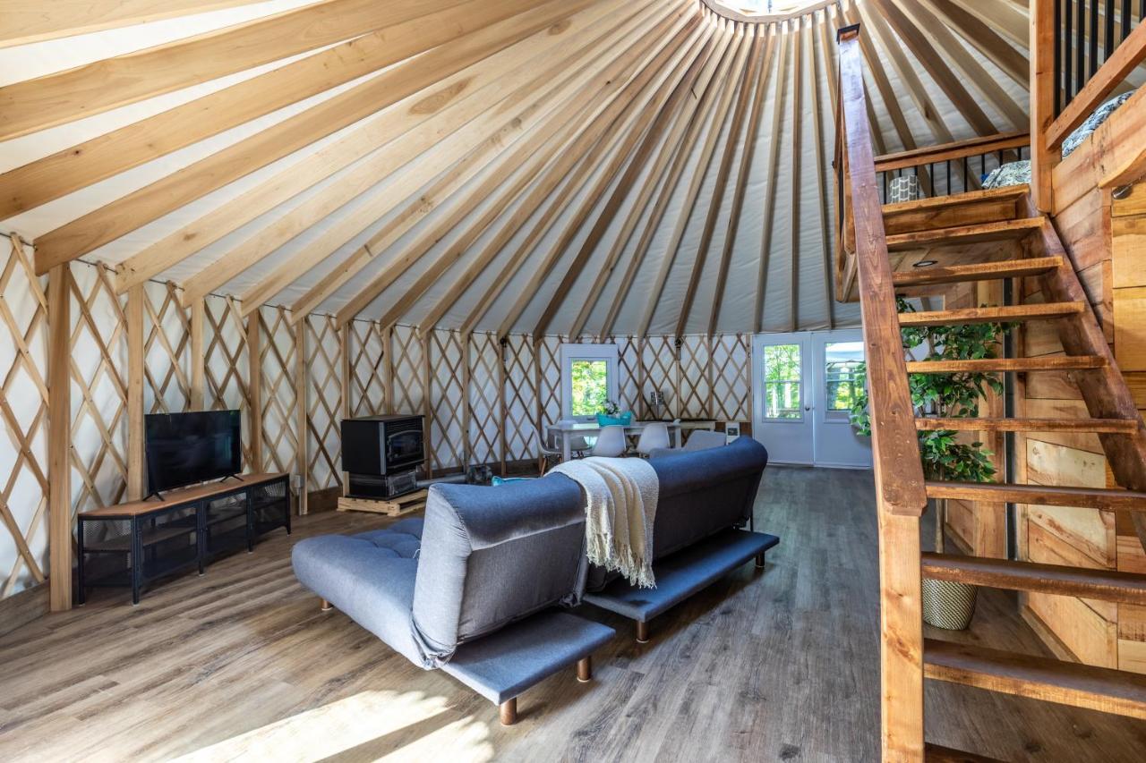 Yourtes Glamping Du Poisson Blanc Notre-Dame-du-Laus Zewnętrze zdjęcie